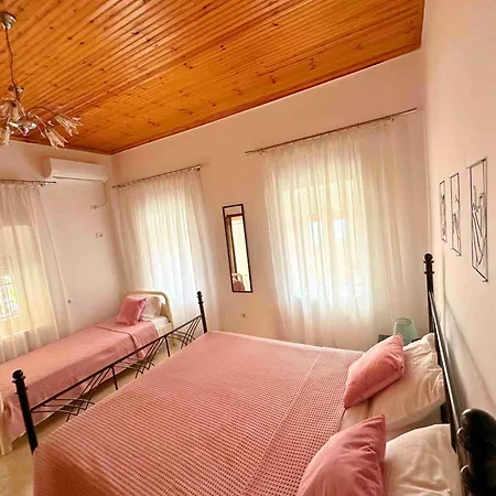 Kalderimi View House *